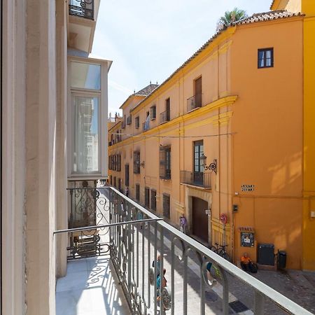 Luminoso apartamento de dos habitaciones con vistas a las Catedral Málaga Exterior foto