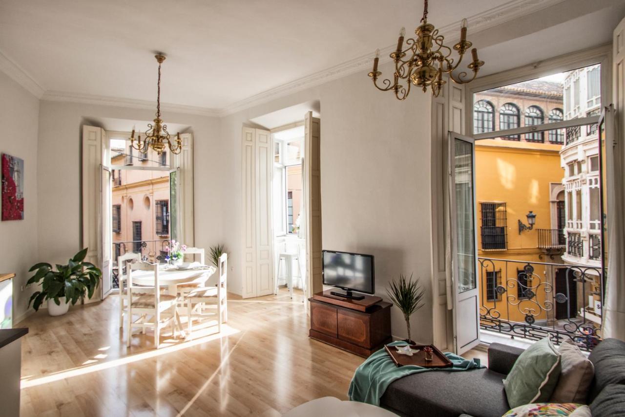 Luminoso apartamento de dos habitaciones con vistas a las Catedral Málaga Exterior foto