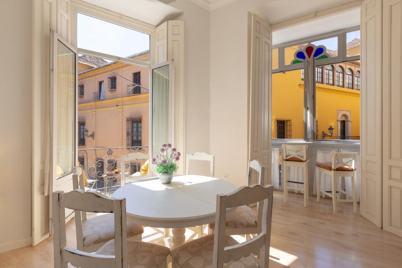 Luminoso apartamento de dos habitaciones con vistas a las Catedral Málaga Exterior foto