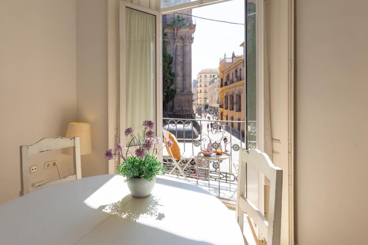 Luminoso apartamento de dos habitaciones con vistas a las Catedral Málaga Exterior foto