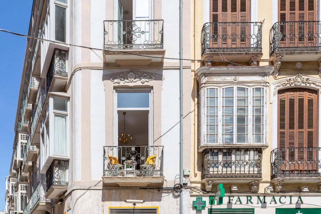 Luminoso apartamento de dos habitaciones con vistas a las Catedral Málaga Exterior foto