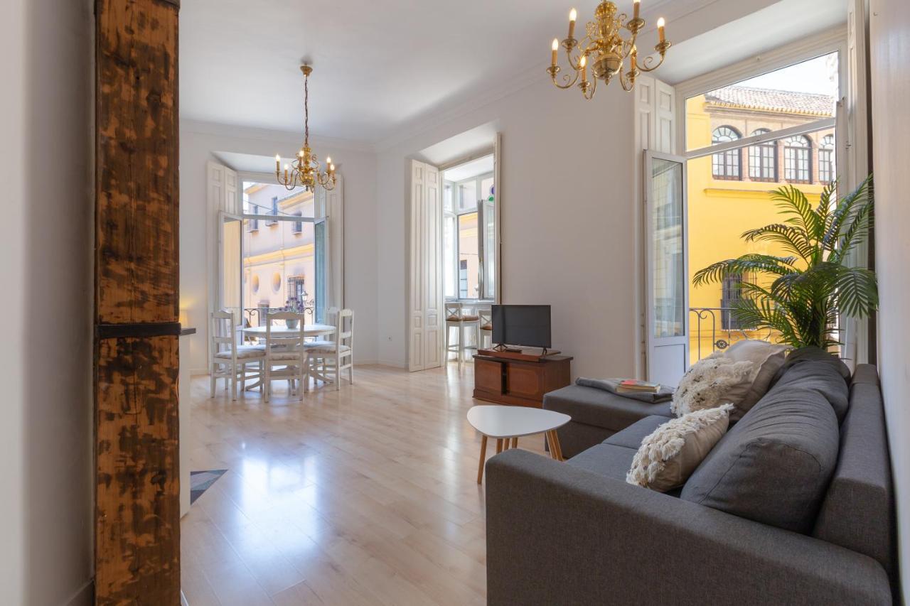 Luminoso apartamento de dos habitaciones con vistas a las Catedral Málaga Exterior foto