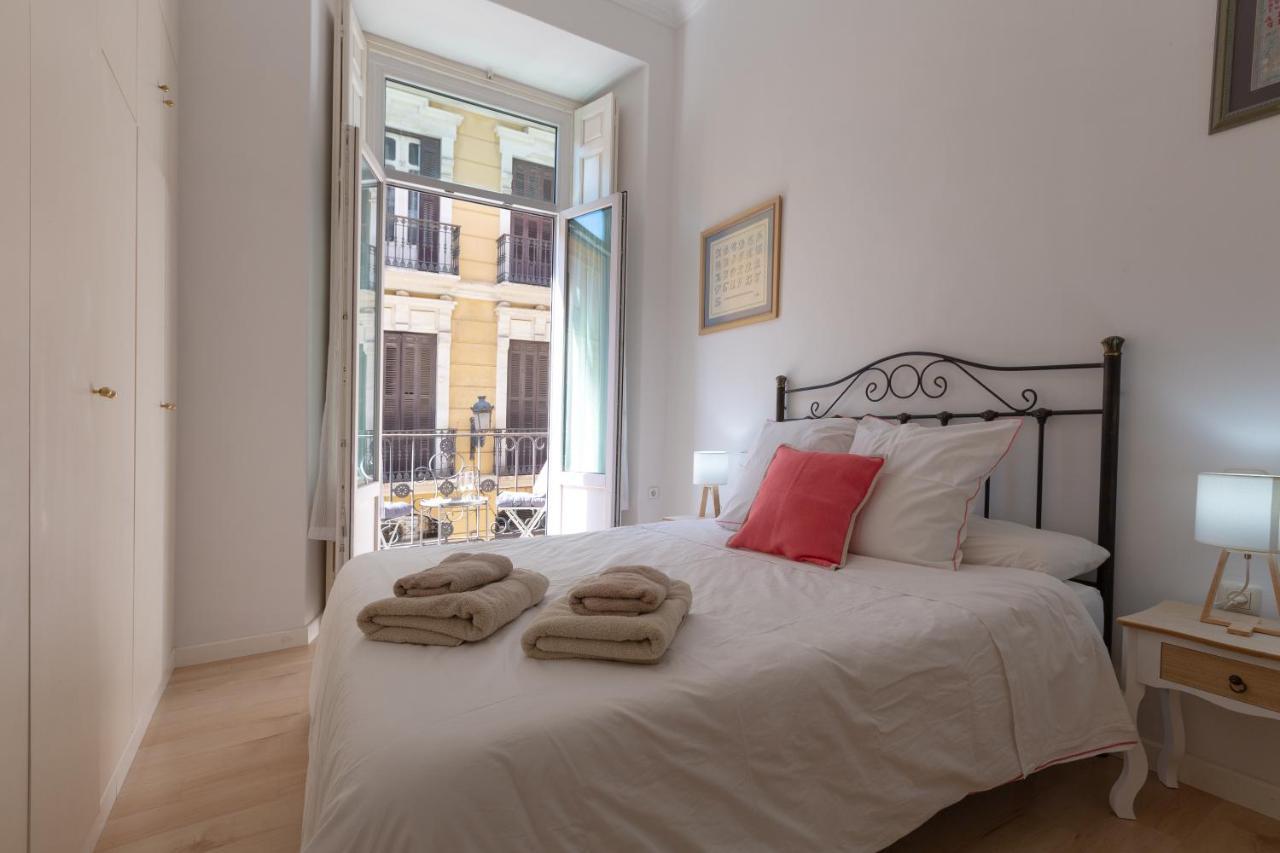 Luminoso apartamento de dos habitaciones con vistas a las Catedral Málaga Exterior foto